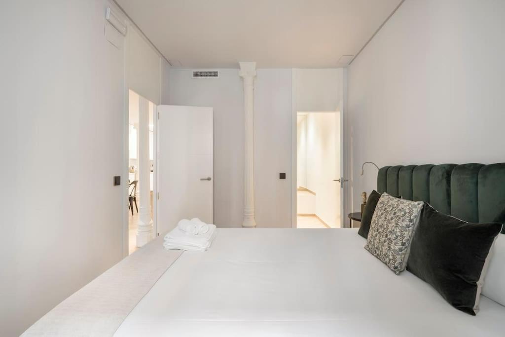Lujoso Apartamento Cerca De Plaza Mayor Madrid Exterior foto