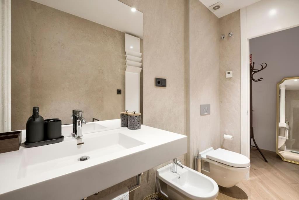 Lujoso Apartamento Cerca De Plaza Mayor Madrid Exterior foto